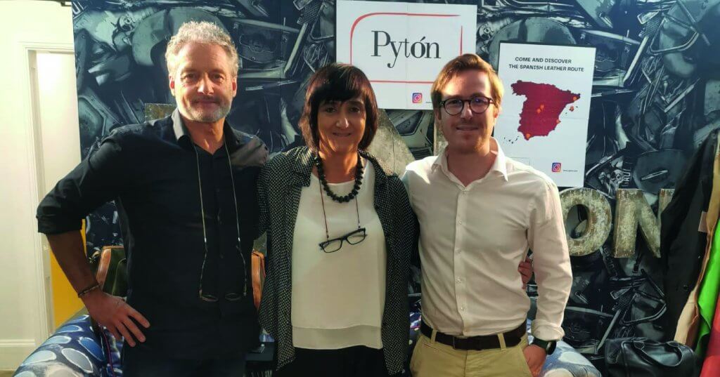 Equipo Pyton En La Feria